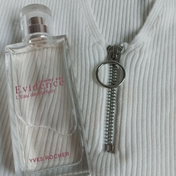 H&M White Ribbed Top - Almost New ✨ - Picture 2 of 5